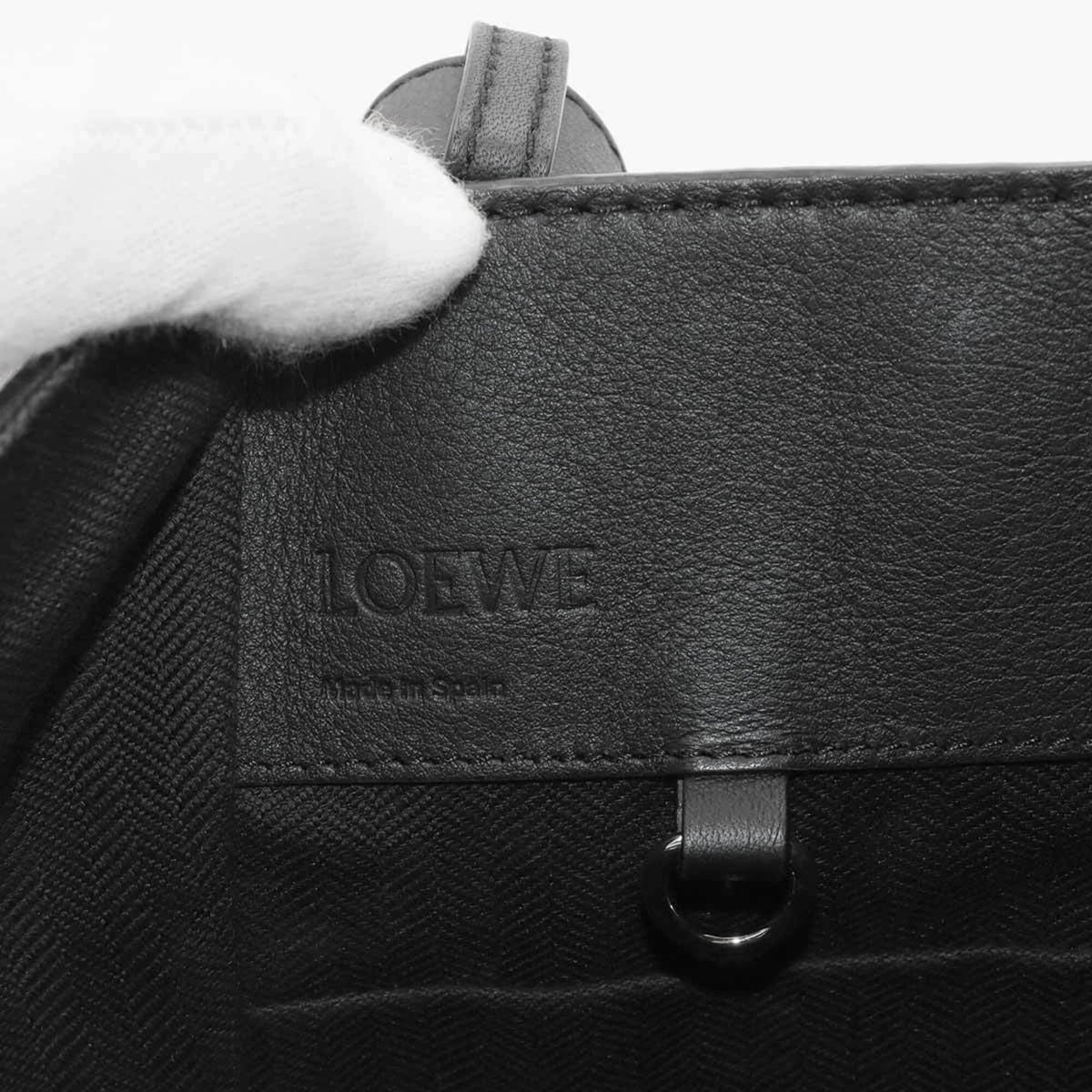 Loewe Black Leather Handbag (Pre-Owned)