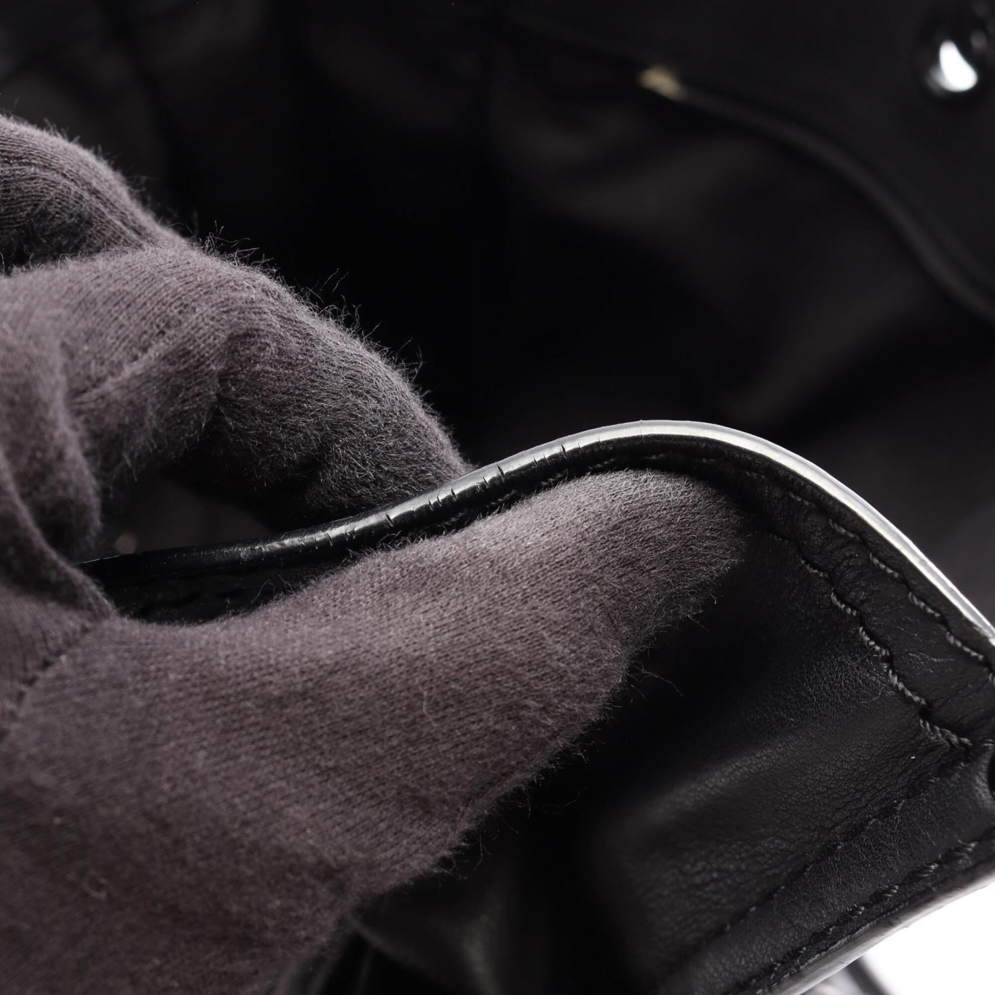 Loewe Black Leather Handbag Tote Bag (Pre-Owned)