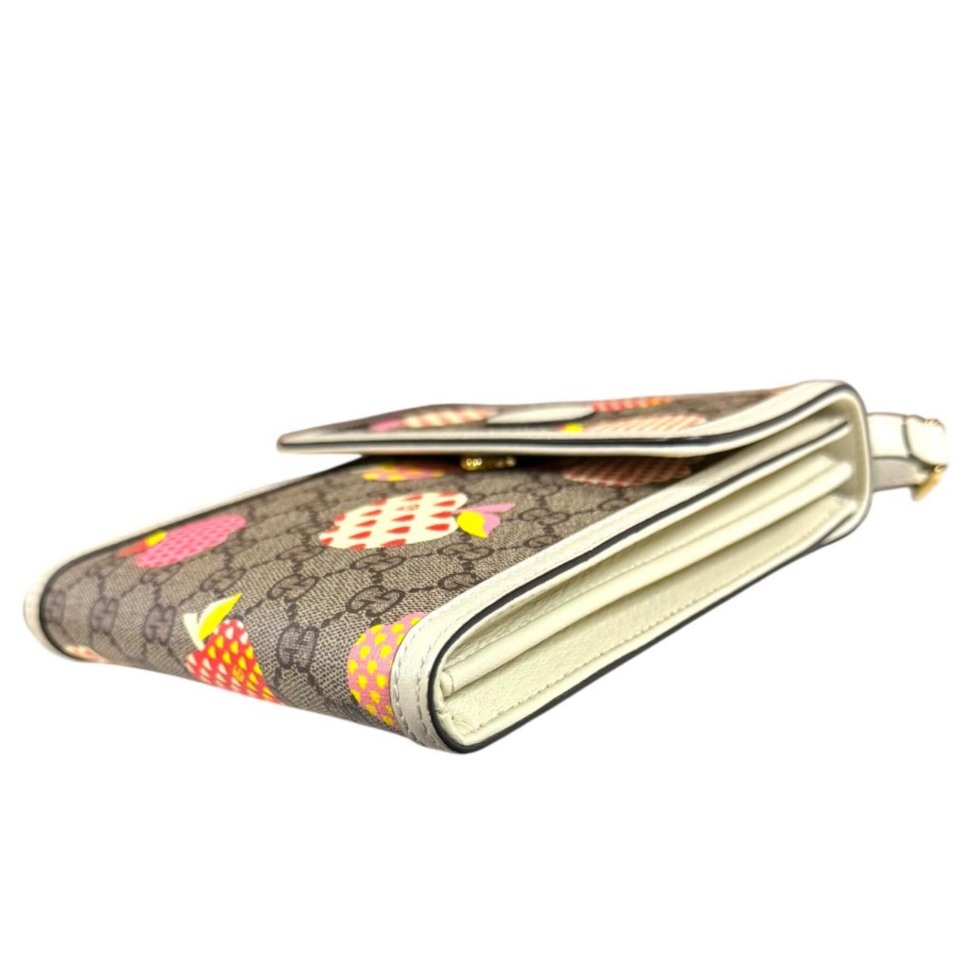 Gucci Beige White Gg Supreme Canvas Shoulder Bag (Pre-Owned)