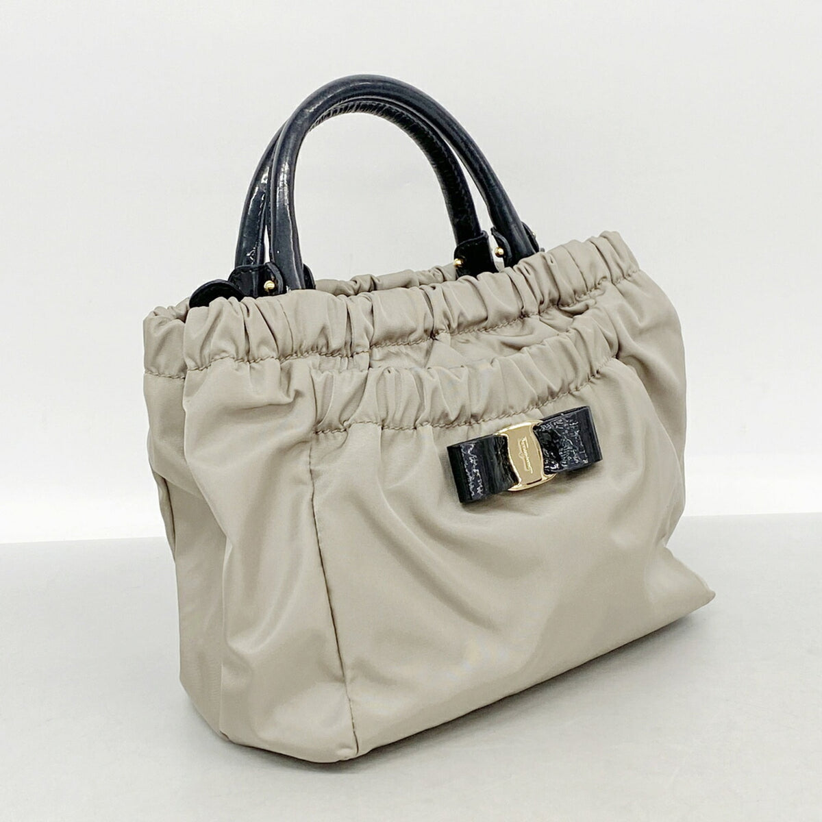 Salvatore Ferragamo Gray Nylon Handbag (Pre-Owned)