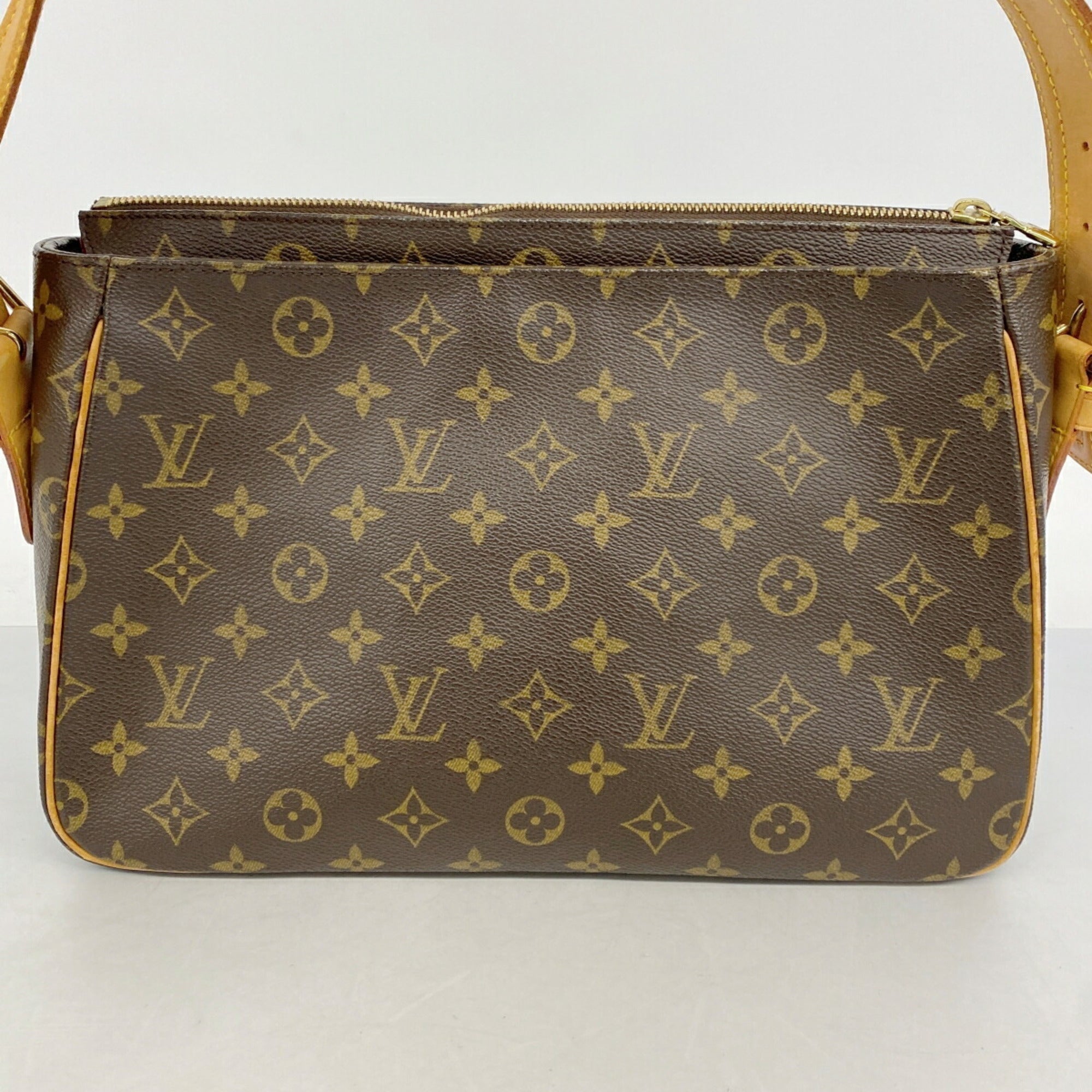 Louis Vuitton Brown Shoulder Bag (Pre-Owned)
