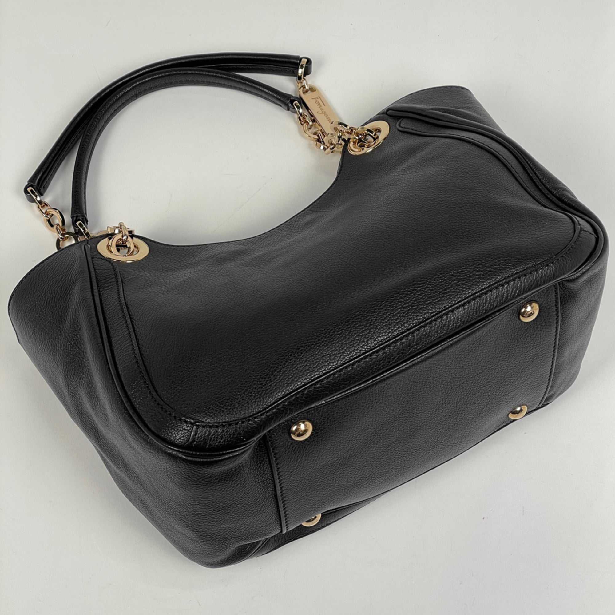 Salvatore Ferragamo Gancini Black Leather Handbag Tote Bag (Pre-Owned)