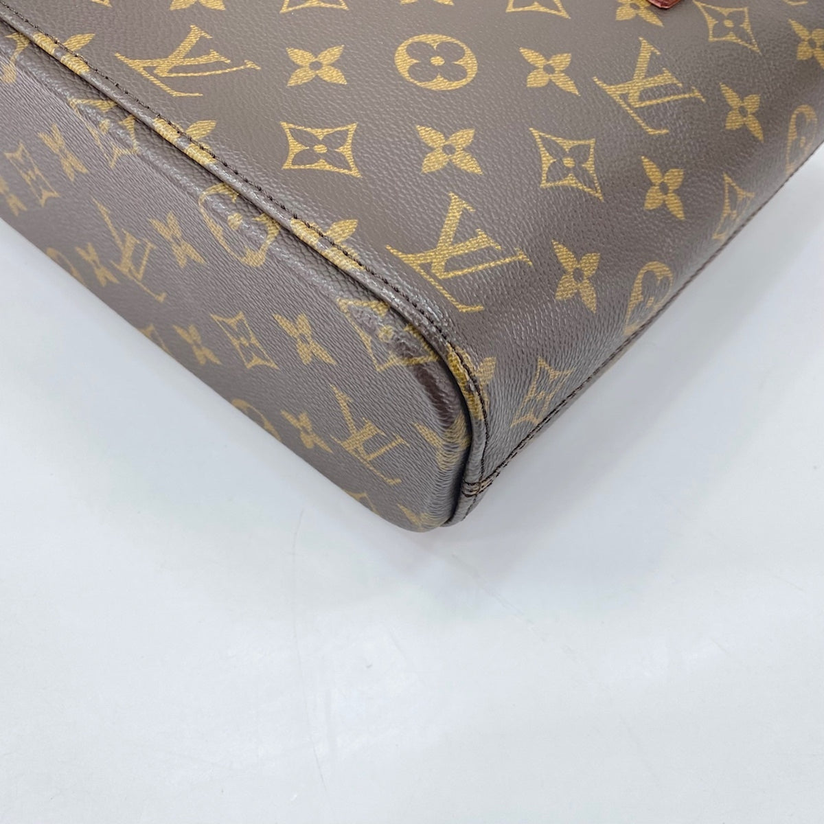 Louis Vuitton Brown Handbag (Pre-Owned)