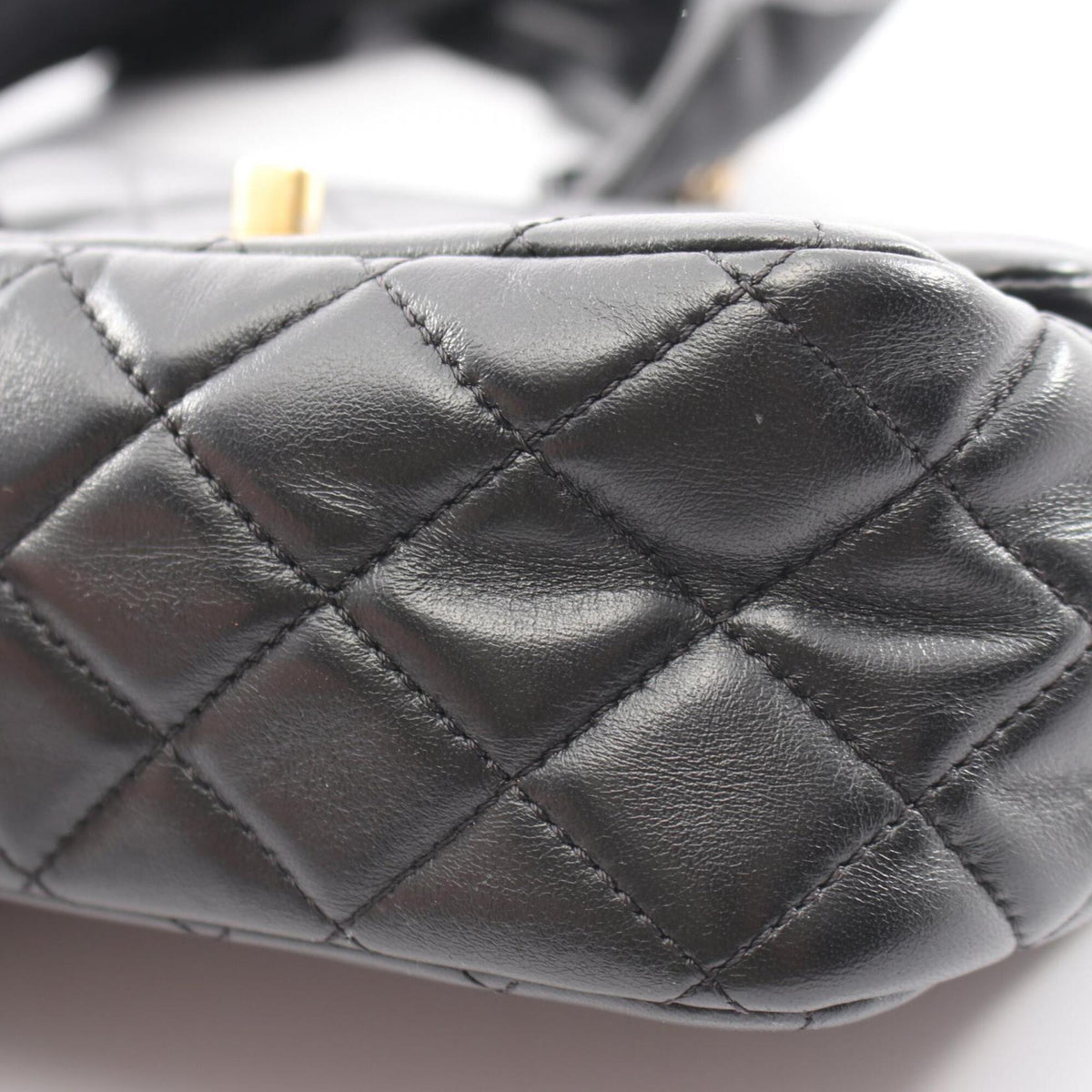 Chanel Black Leather Handbag Shoulder Bag (Pre-Owned)