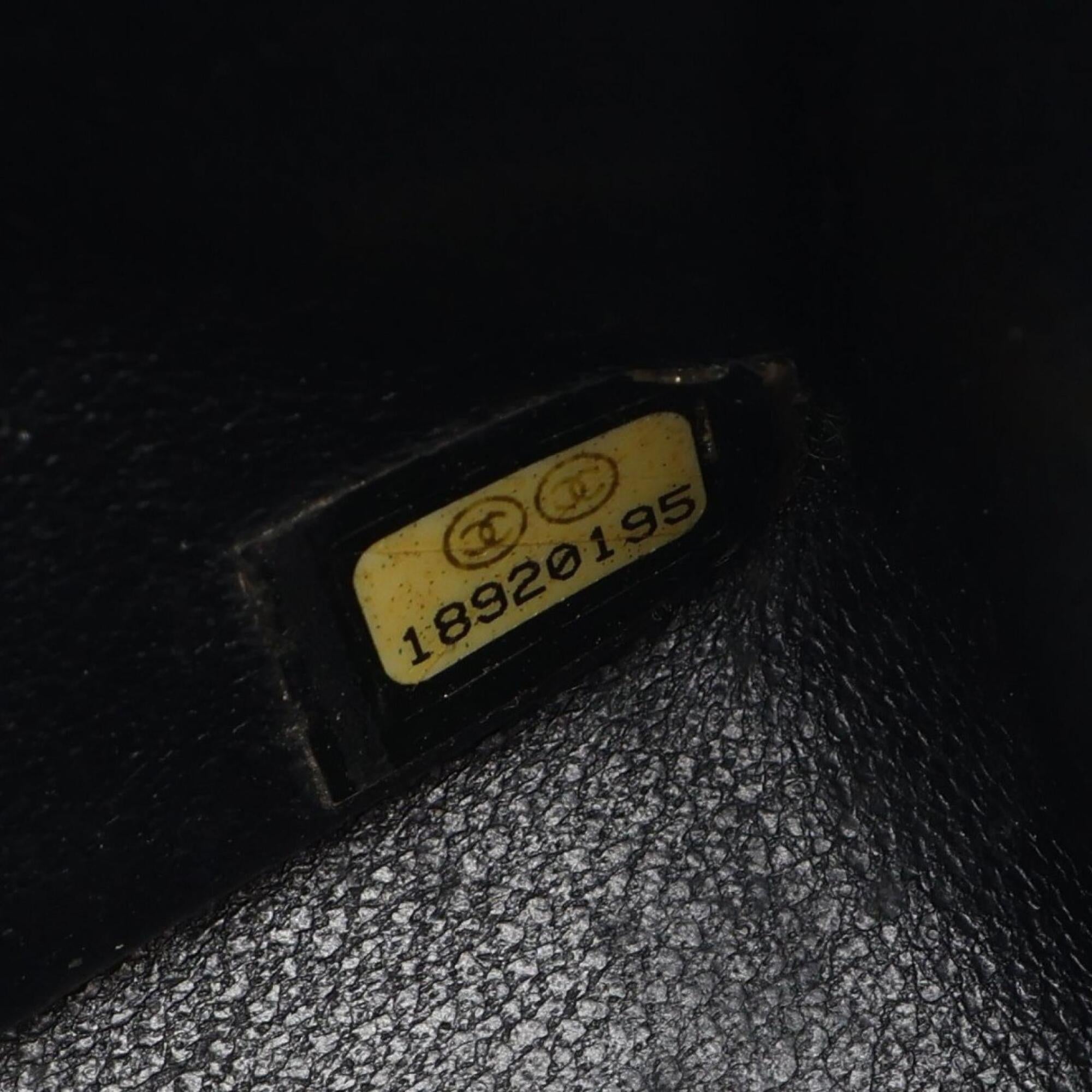 Chanel Black Leather Handbag Shoulder Bag (Pre-Owned)