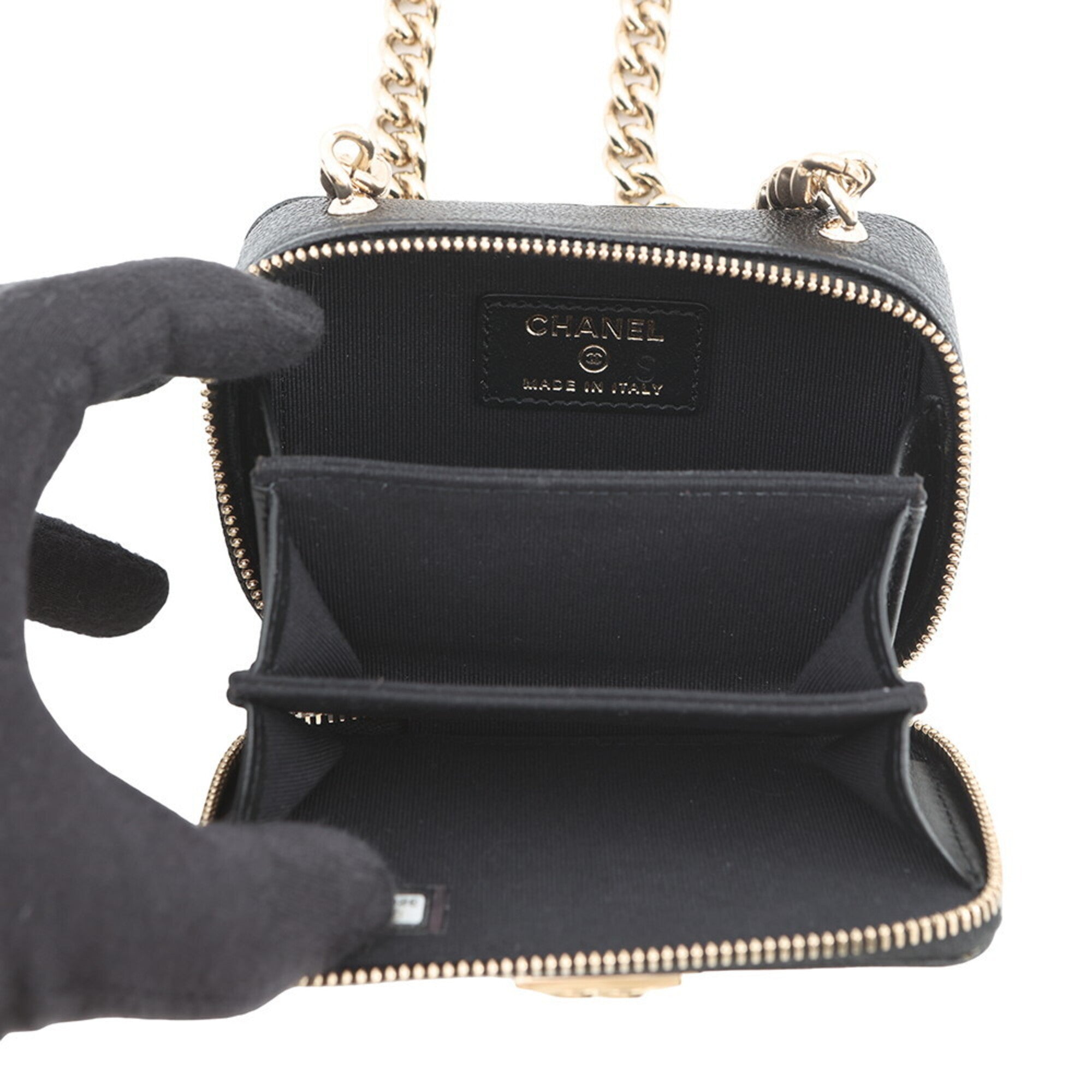 Chanel Black Grained Calfskin Shoulder Bag (Pre-Owned)