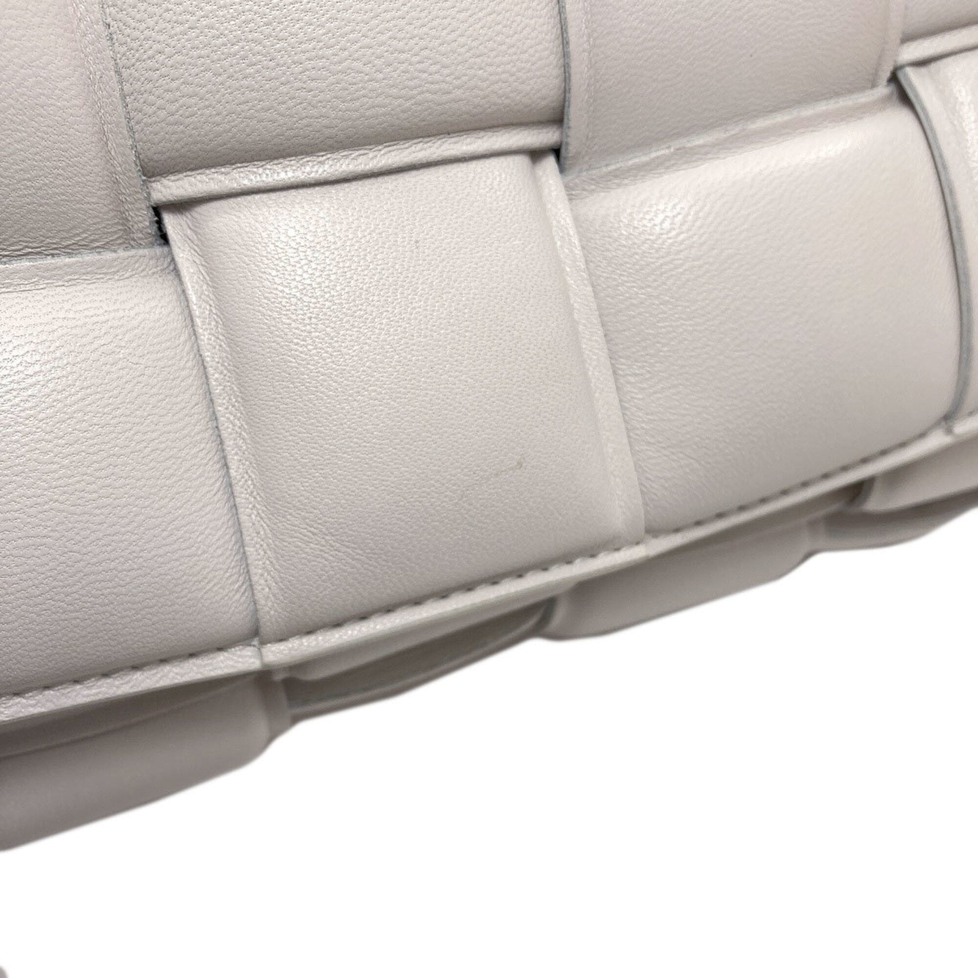Bottega Veneta White Leather Handbag (Pre-Owned)
