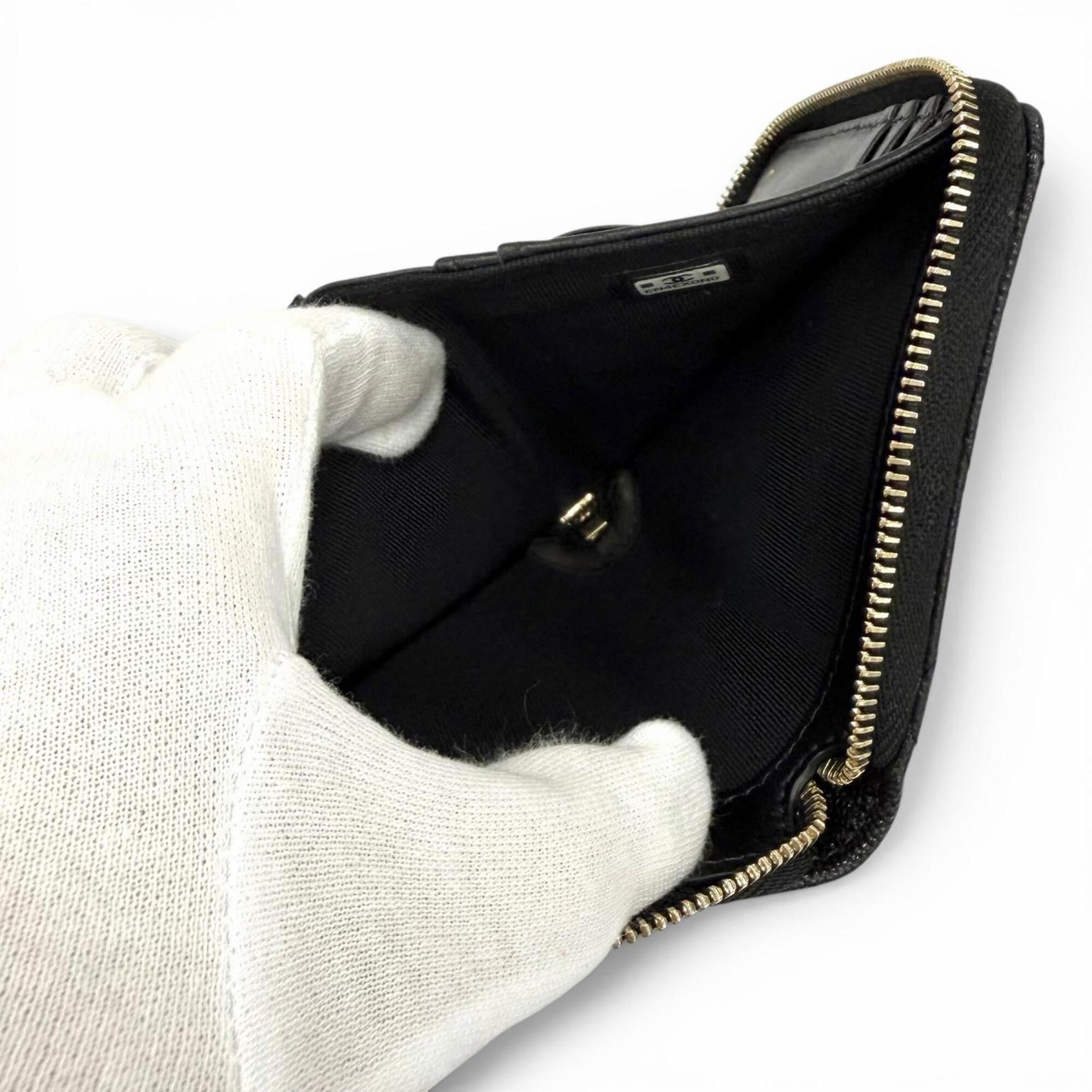 Chanel Black Grained Calfskin Wallet (Bi-Fold) (Pre-Owned)
