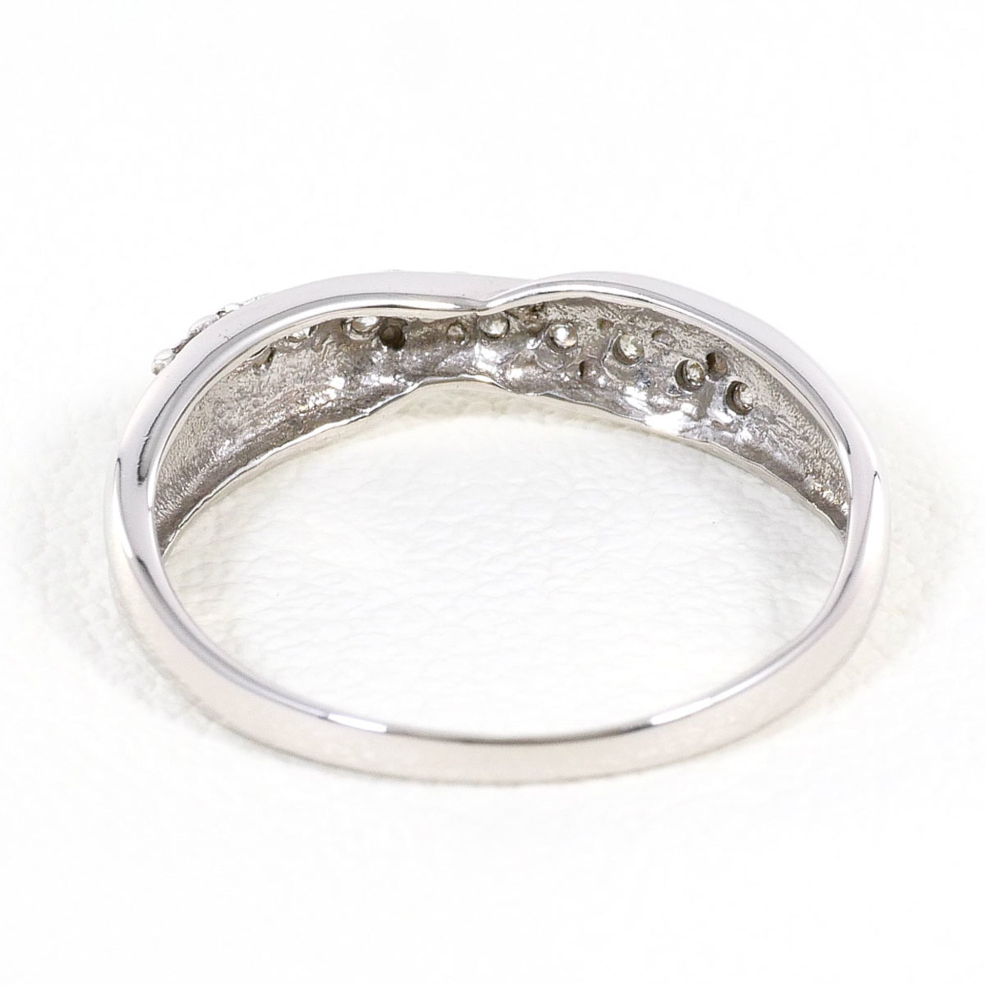 Unbranded White Gold White Gold (18K) Band Ring (Pre-Owned)