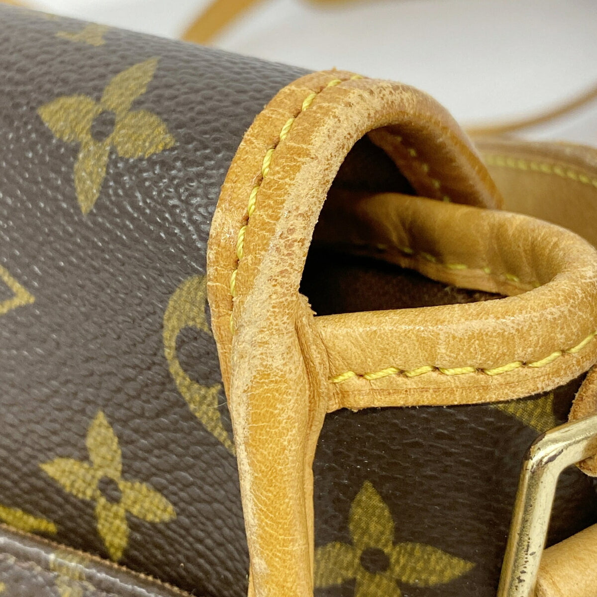Louis Vuitton Brown Shoulder Bag (Pre-Owned)