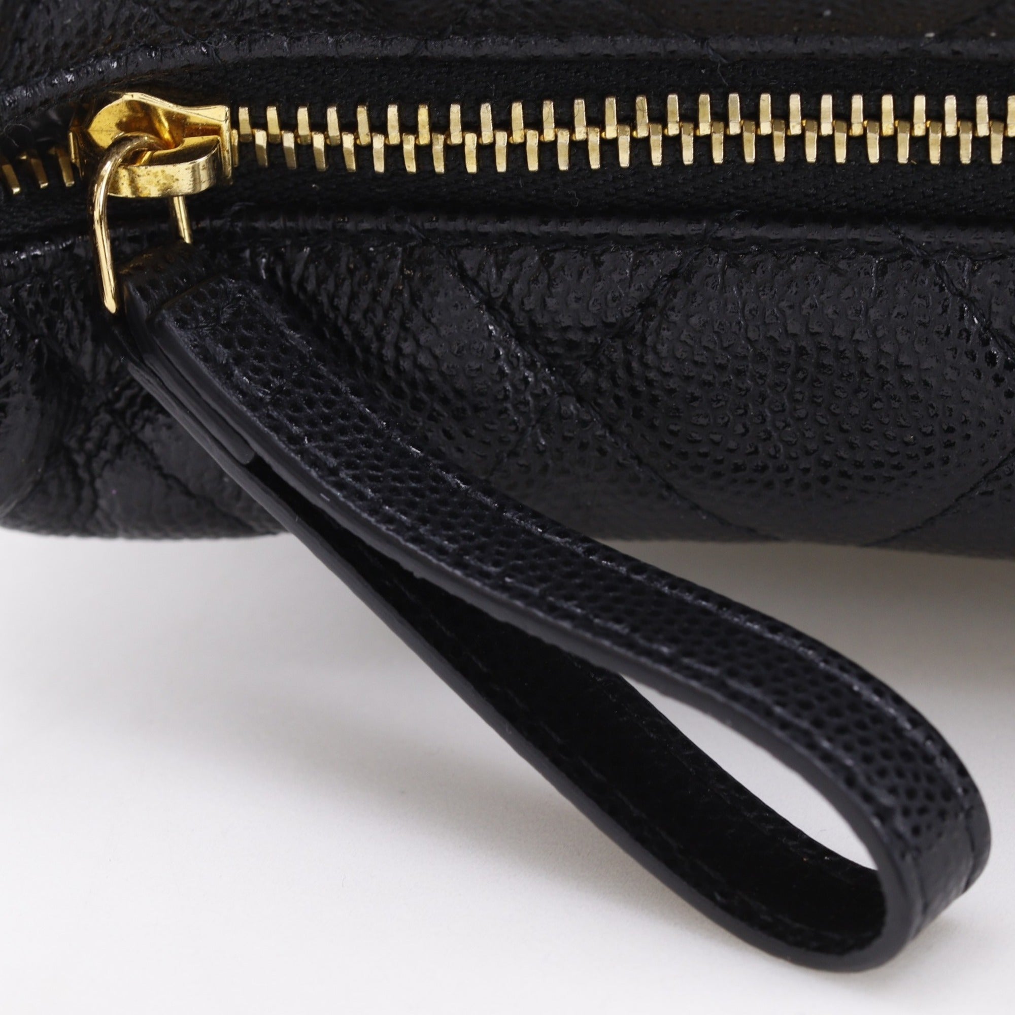 Chanel Matelasse Black Grained Calfskin Handbag (Pre-Owned)