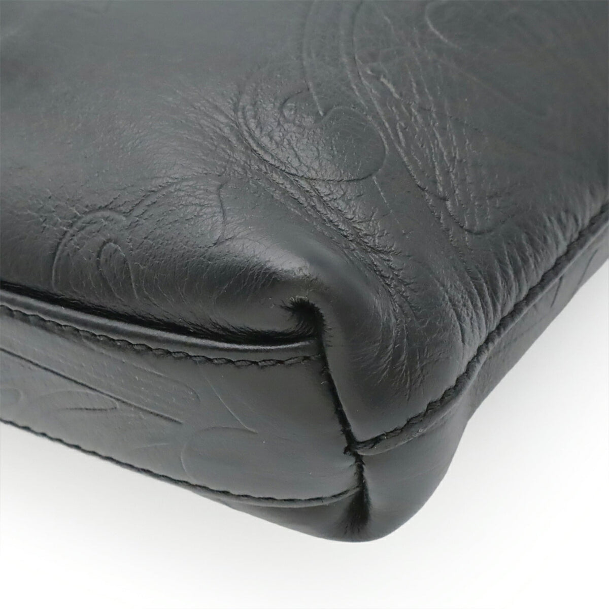 Versace Black Leather Shoulder Bag (Pre-Owned)