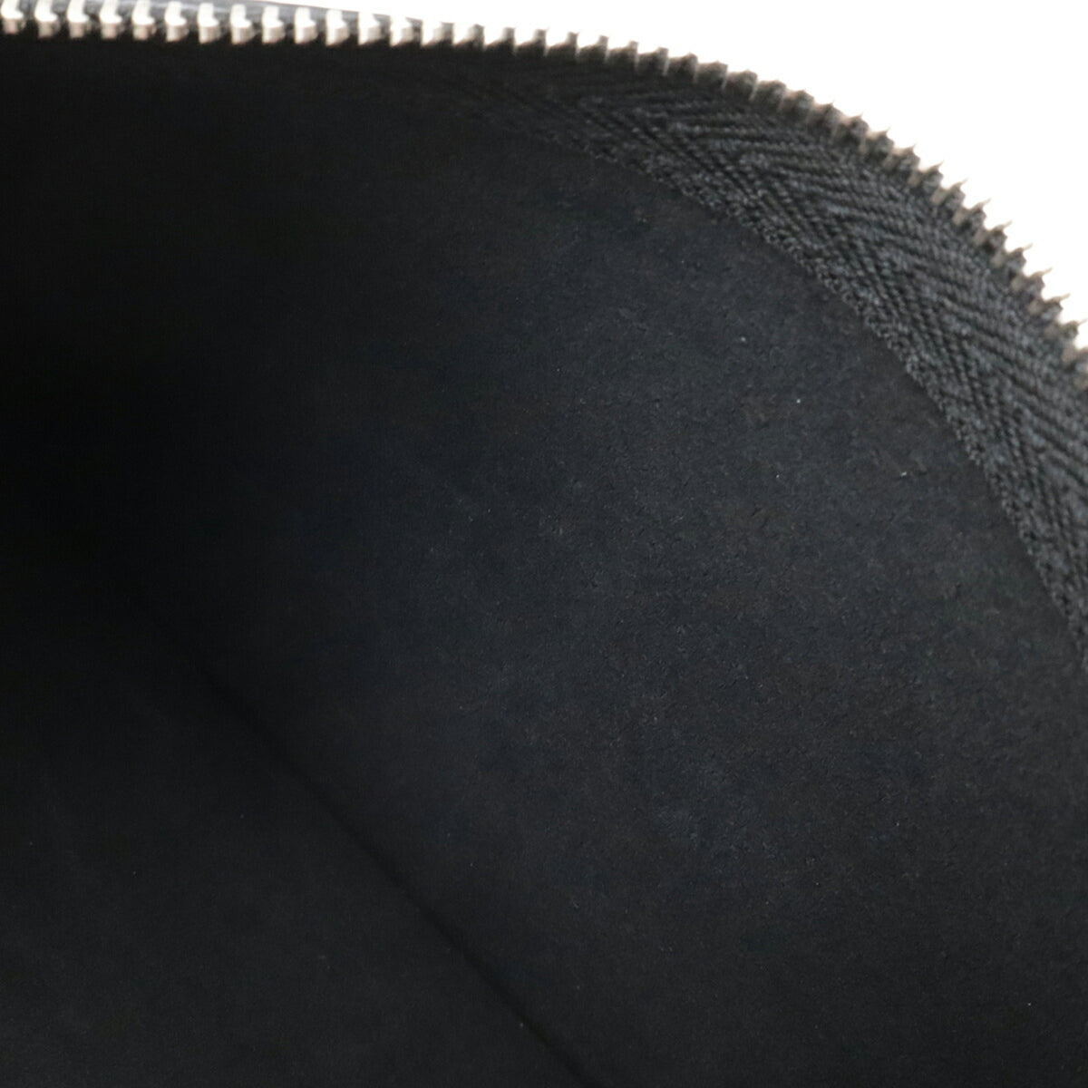 Yves Saint Laurent Black Leather Pouch Shoulder Bag (Pre-Owned)