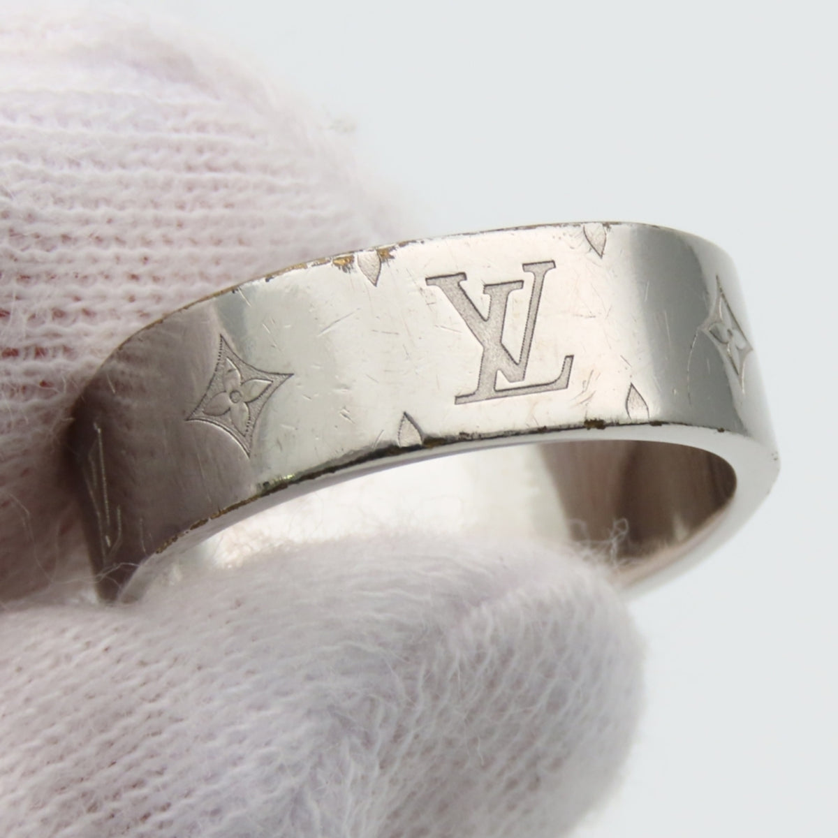 Louis Vuitton Silver Metal Band Ring (Pre-Owned)