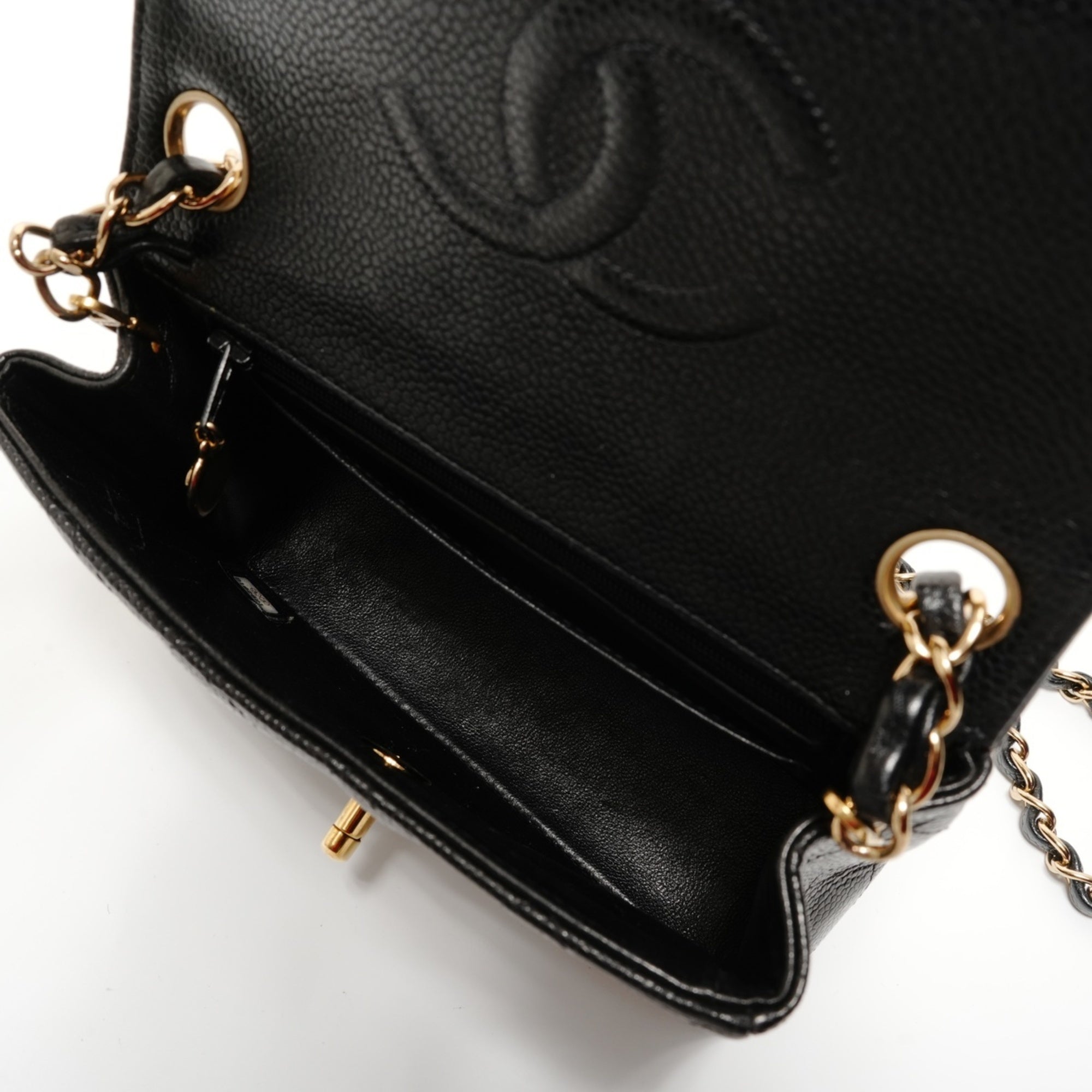 Chanel Black Grained Calfskin Shoulder Bag (Pre-Owned)