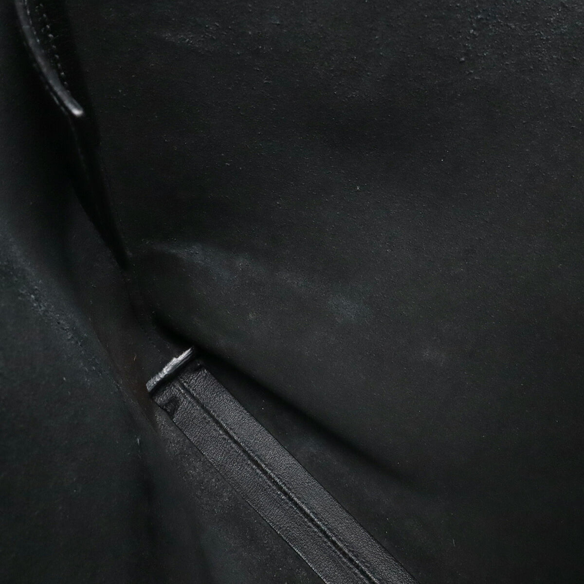 Yves Saint Laurent Black Leather Pouch Shoulder Bag (Pre-Owned)