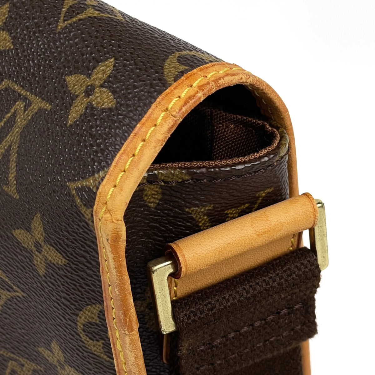 Louis Vuitton Brown Monogram Shoulder Bag (Pre-Owned)