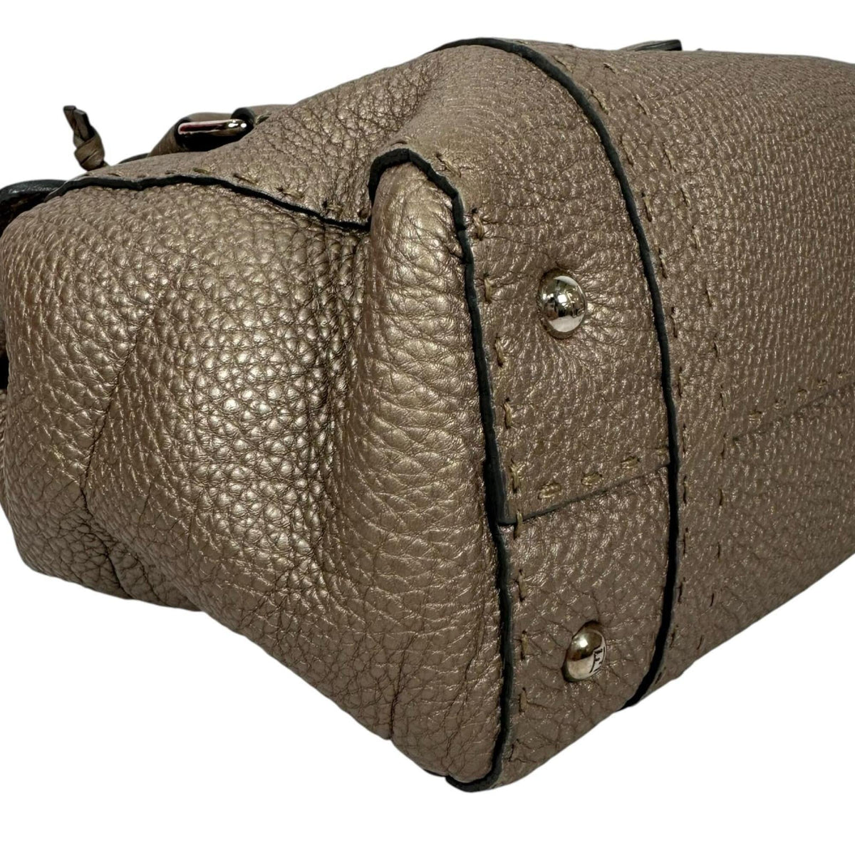 Fendi Metallic Beige Leather Handbag (Pre-Owned)