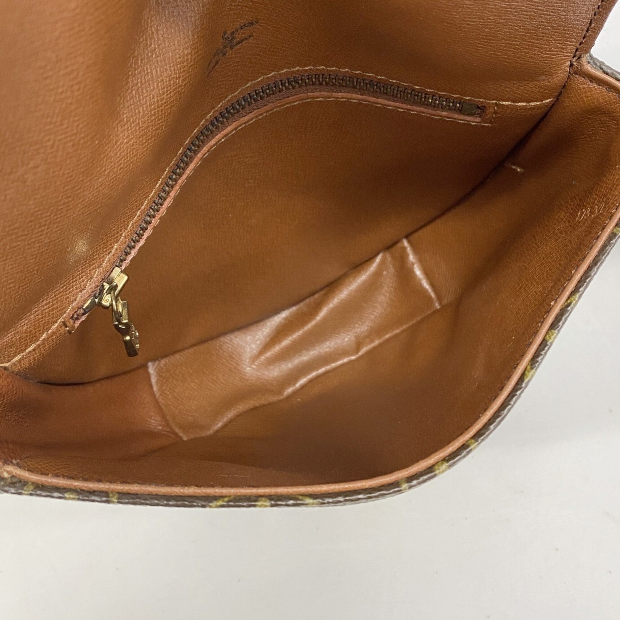 Louis Vuitton Brown Shoulder Bag (Pre-Owned)
