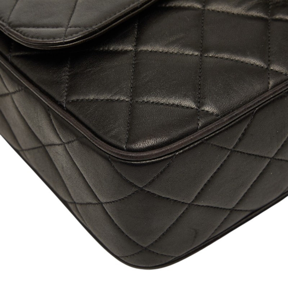 Chanel Black Leather Shoulder Bag (Pre-Owned)