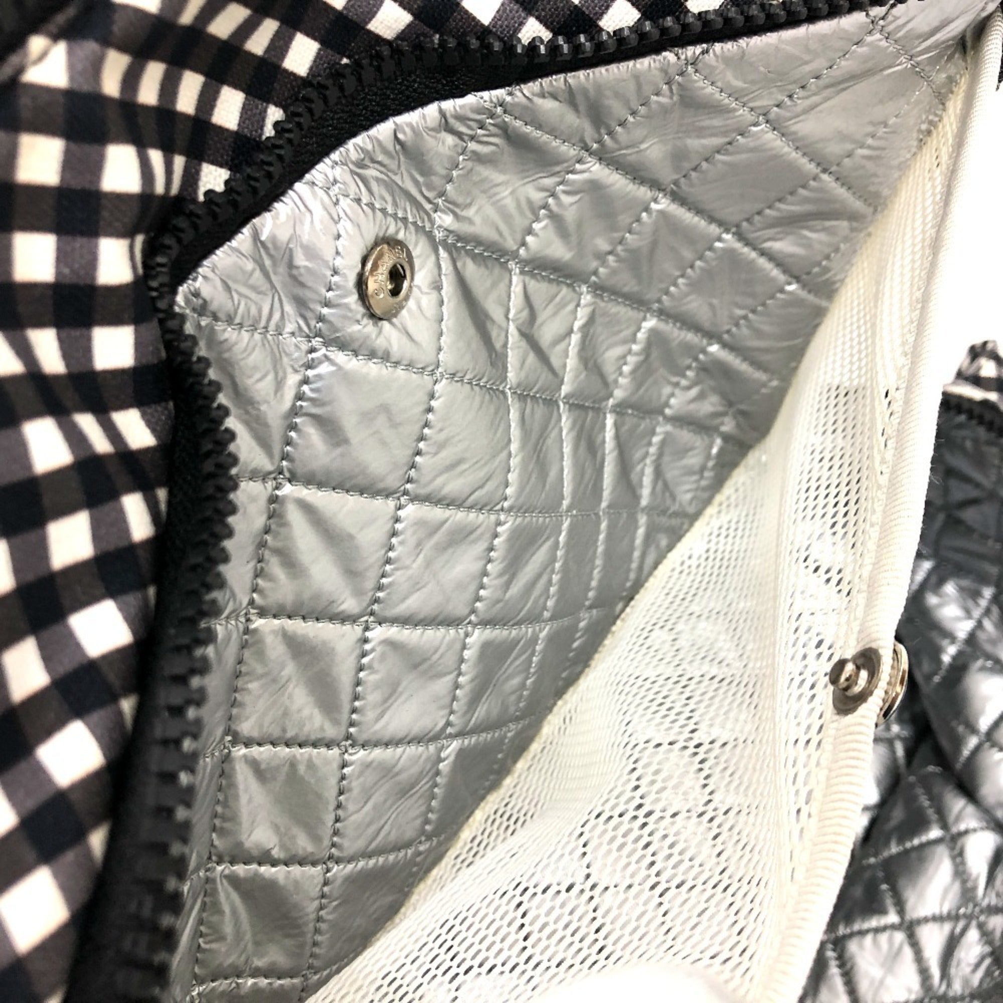 Chanel Black White Canvas Shoulder Bag (Pre-Owned)