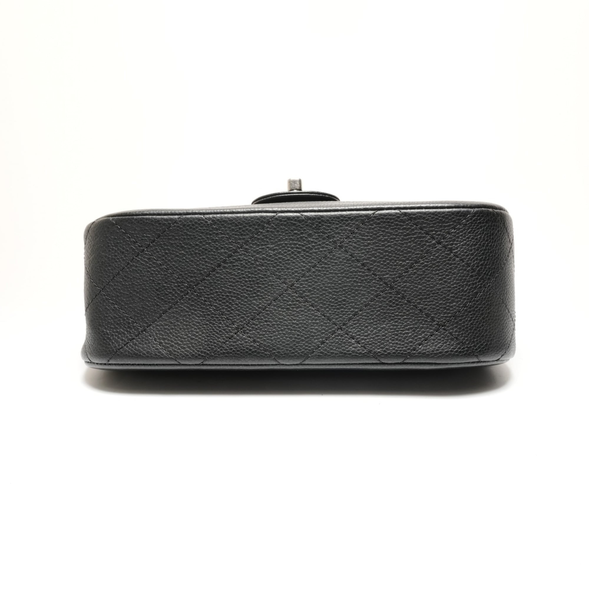 Chanel Black Shoulder Bag (Pre-Owned)
