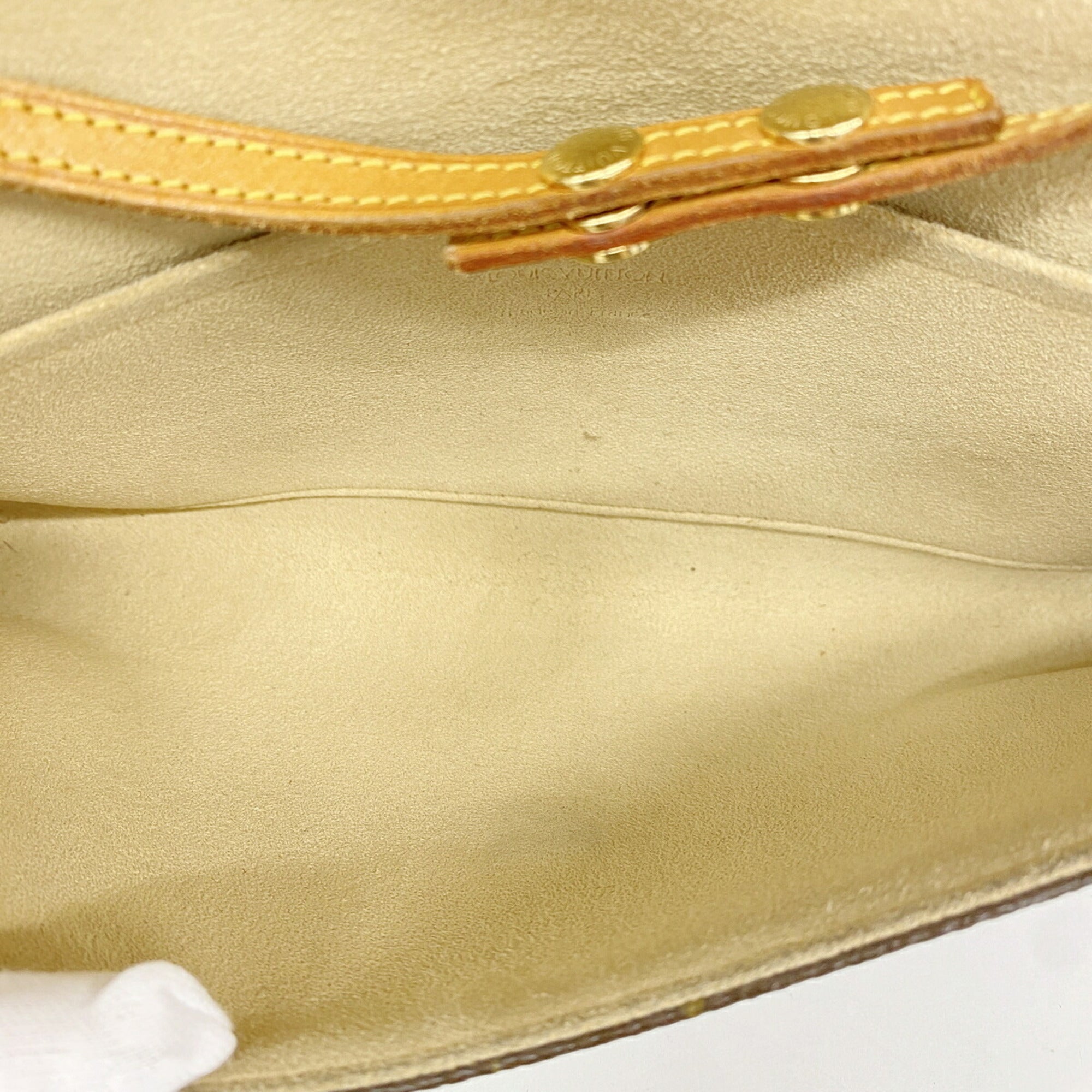 Louis Vuitton Brown Shoulder Bag (Pre-Owned)