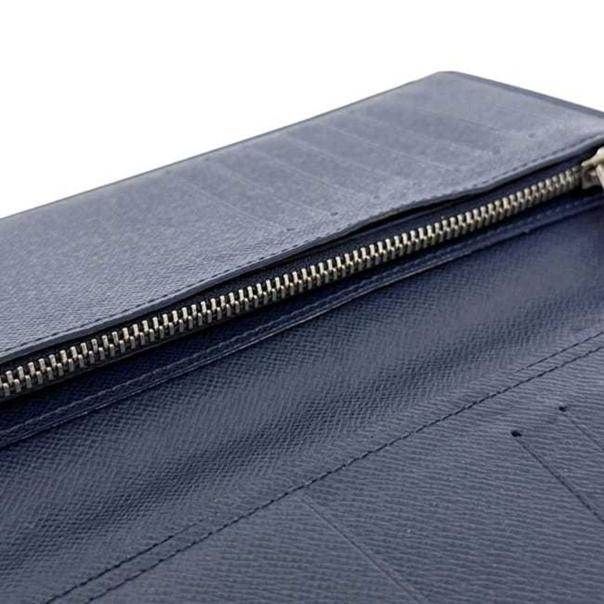 Louis Vuitton Navy Taiga Leather Long Wallet (Bi-Fold) (Pre-Owned)