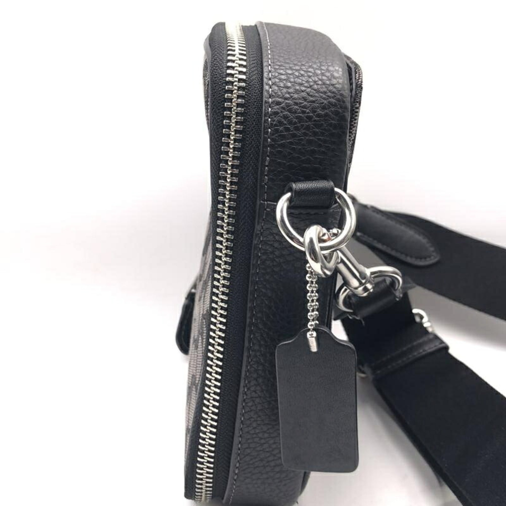 Coach Black Shoulder Bag (Pre-Owned)