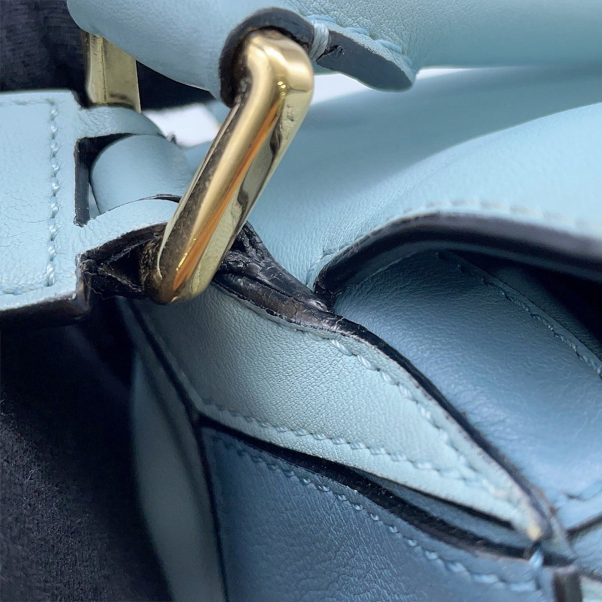 Loewe Light Blue Multi-Color Leather Handbag Shoulder Bag (Pre-Owned)