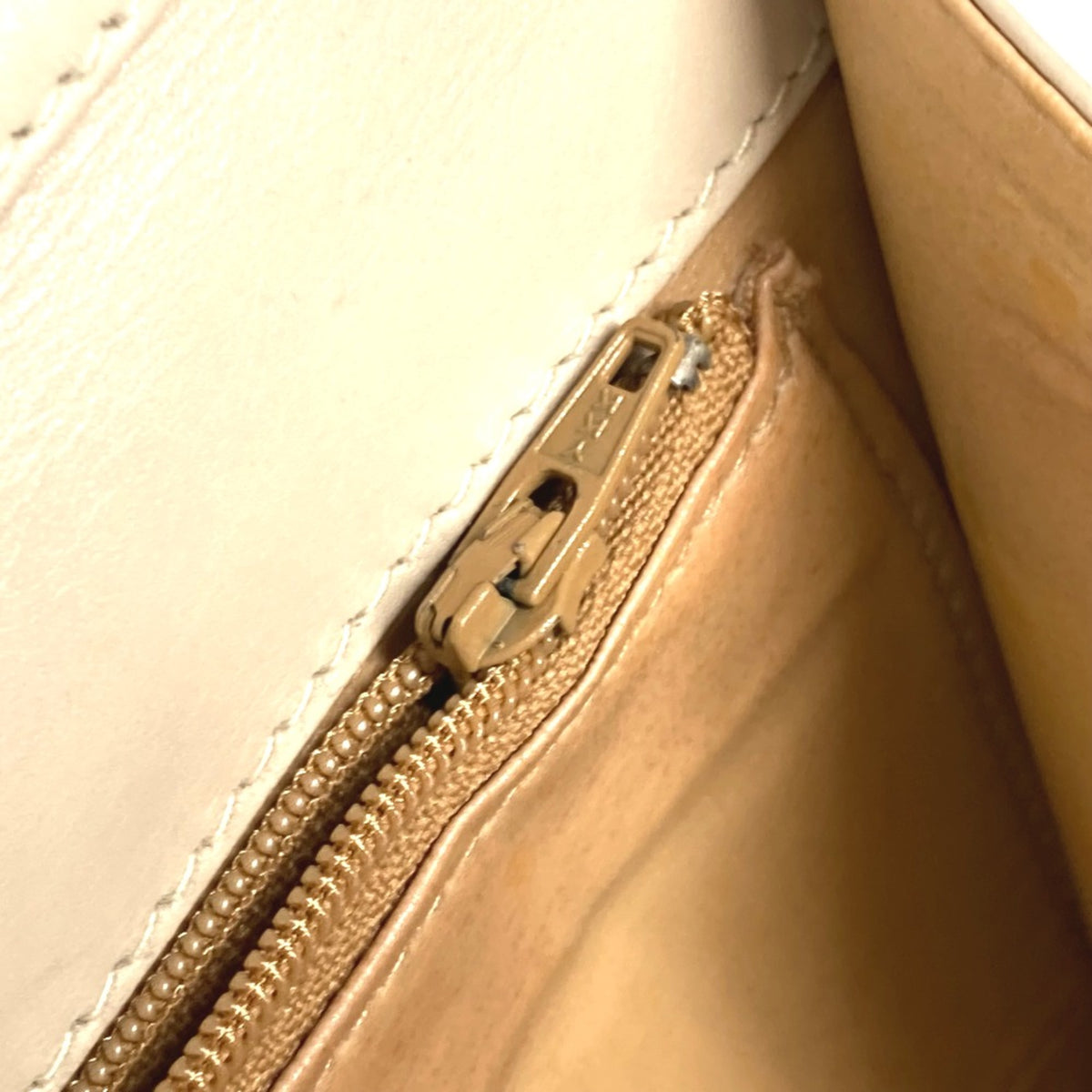 Celine Beige Leather Shoulder Bag (Pre-Owned)