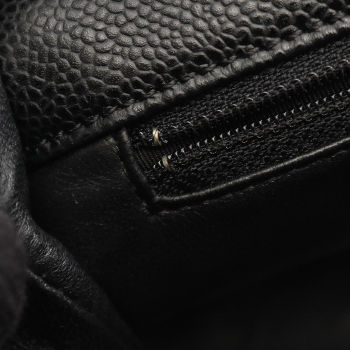 Chanel Black Grained Calfskin Handbag (Pre-Owned)