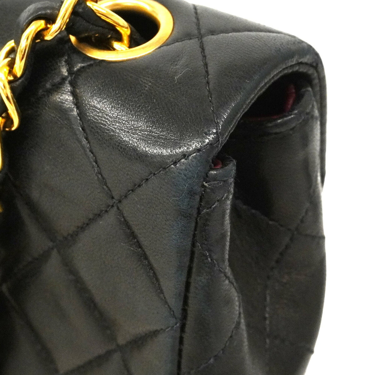 Chanel Black Leather Shoulder Bag (Pre-Owned)