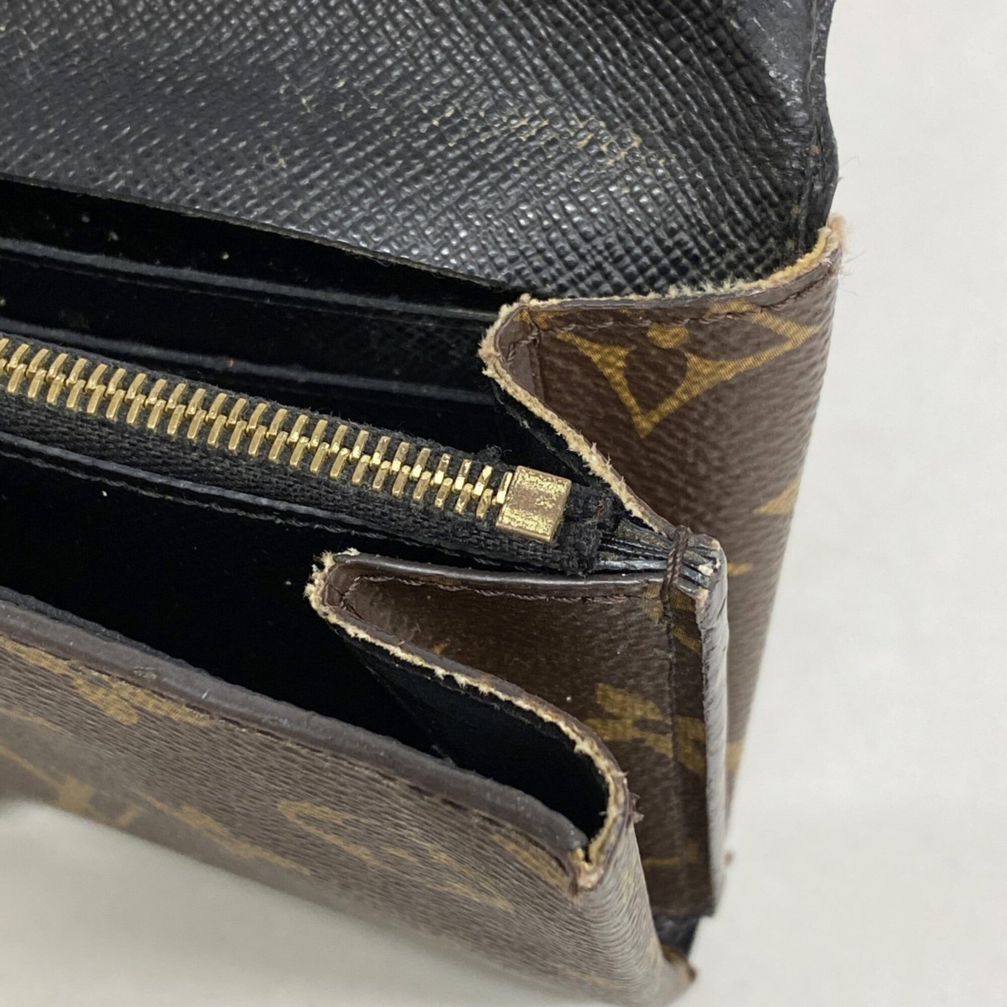 Louis Vuitton Brown Long Wallet (Bi-Fold) (Pre-Owned)