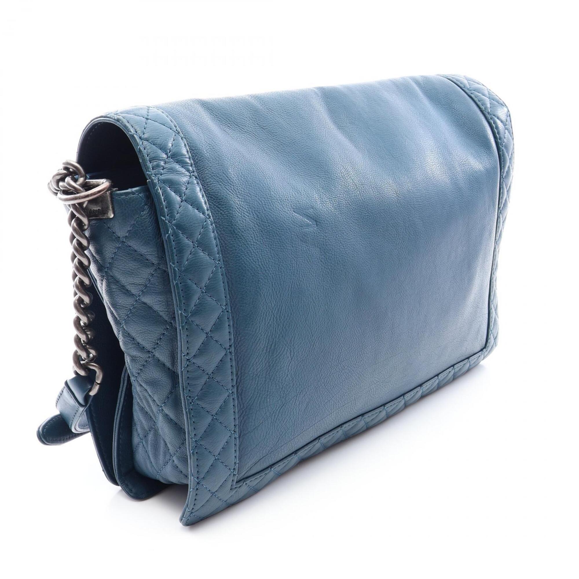 Chanel Green Leather Handbag Shoulder Bag (Pre-Owned)