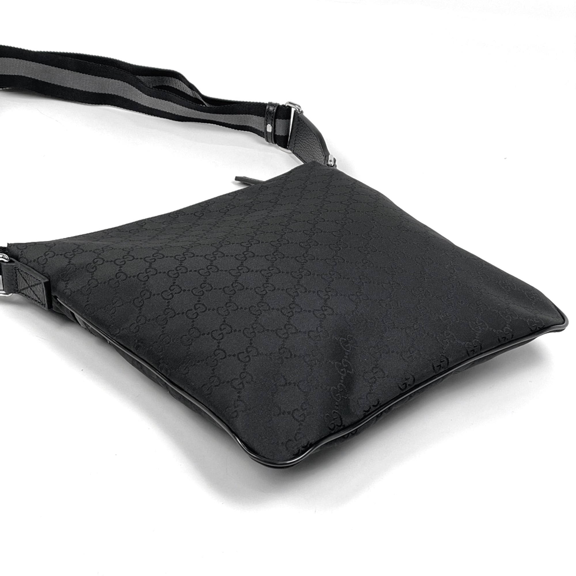 Gucci Black Nylon Leather Shoulder Bag (Pre-Owned)