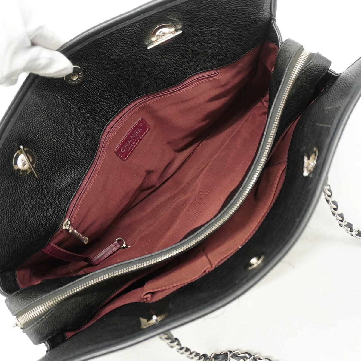 Chanel Black Grained Calfskin Shoulder Bag (Pre-Owned)