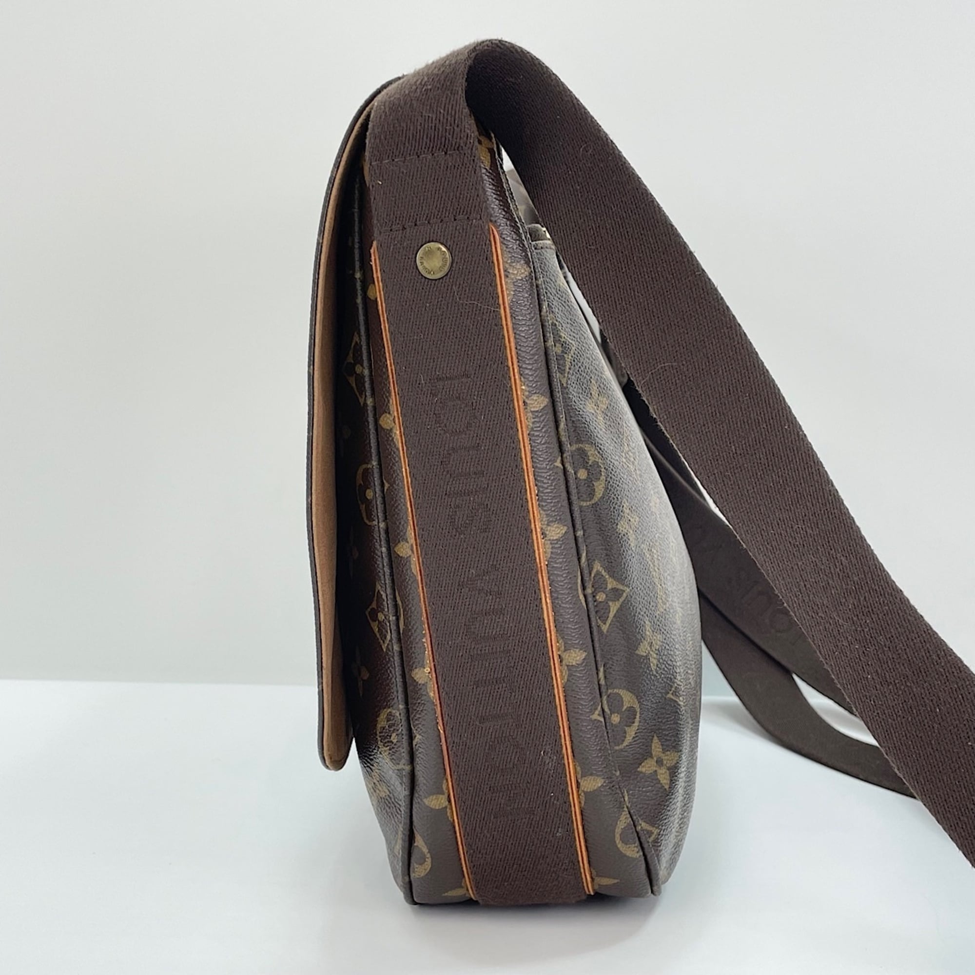 Louis Vuitton Brown Messenger Bag (Pre-Owned)
