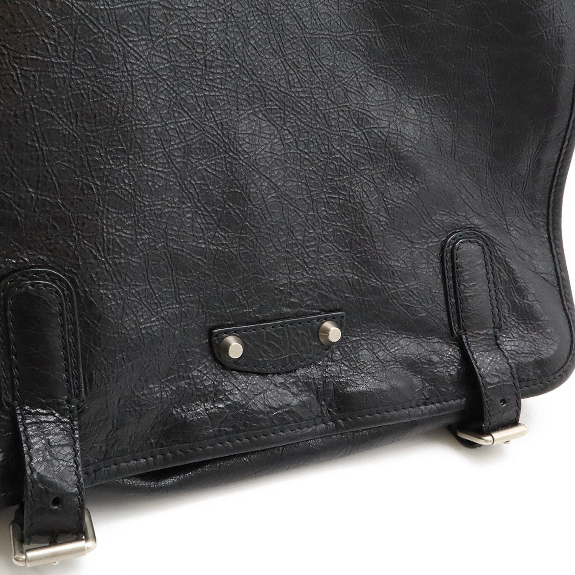 Balenciaga Black Leather Shoulder Bag (Pre-Owned)