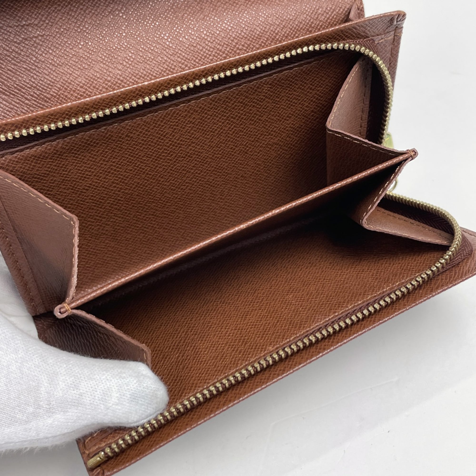 Louis Vuitton Brown Monogram Wallet (Bi-Fold) (Pre-Owned)