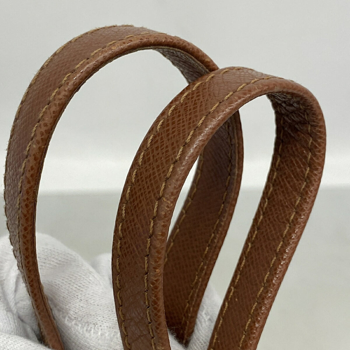 Louis Vuitton Brown Handbag (Pre-Owned)