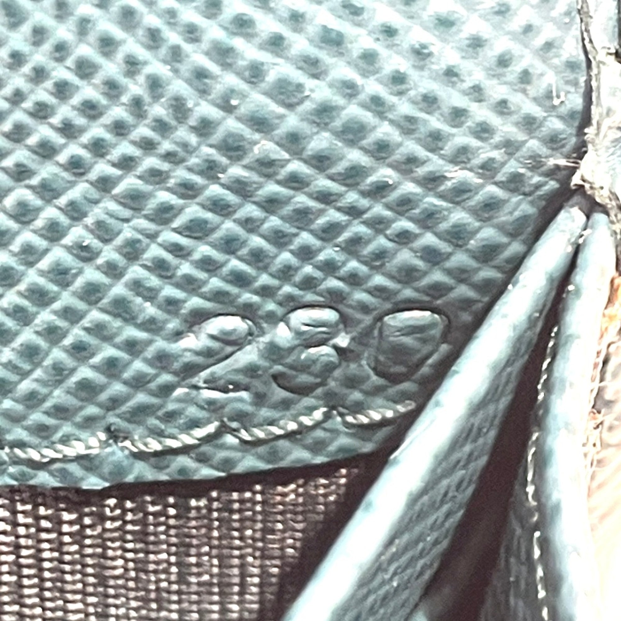 Prada Green Leather Long Wallet (Bi-Fold) (Pre-Owned)