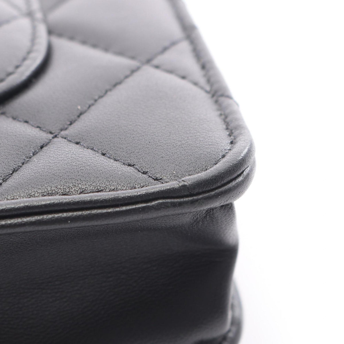 Chanel Black Leather Handbag Shoulder Bag (Pre-Owned)