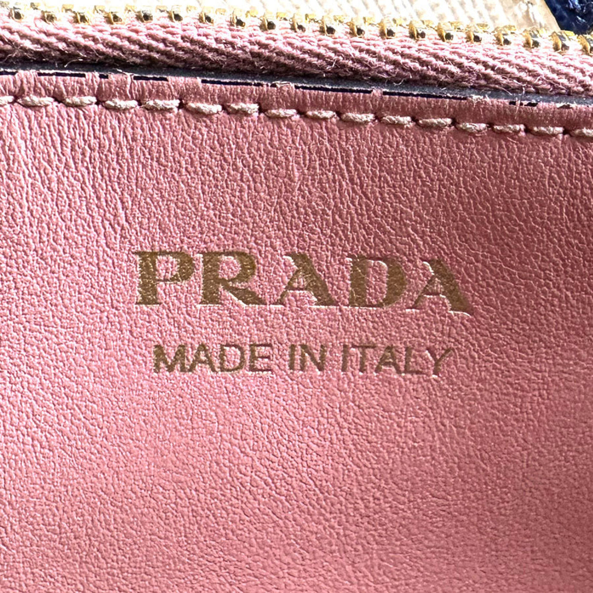 Prada Pink Leather Handbag (Pre-Owned)