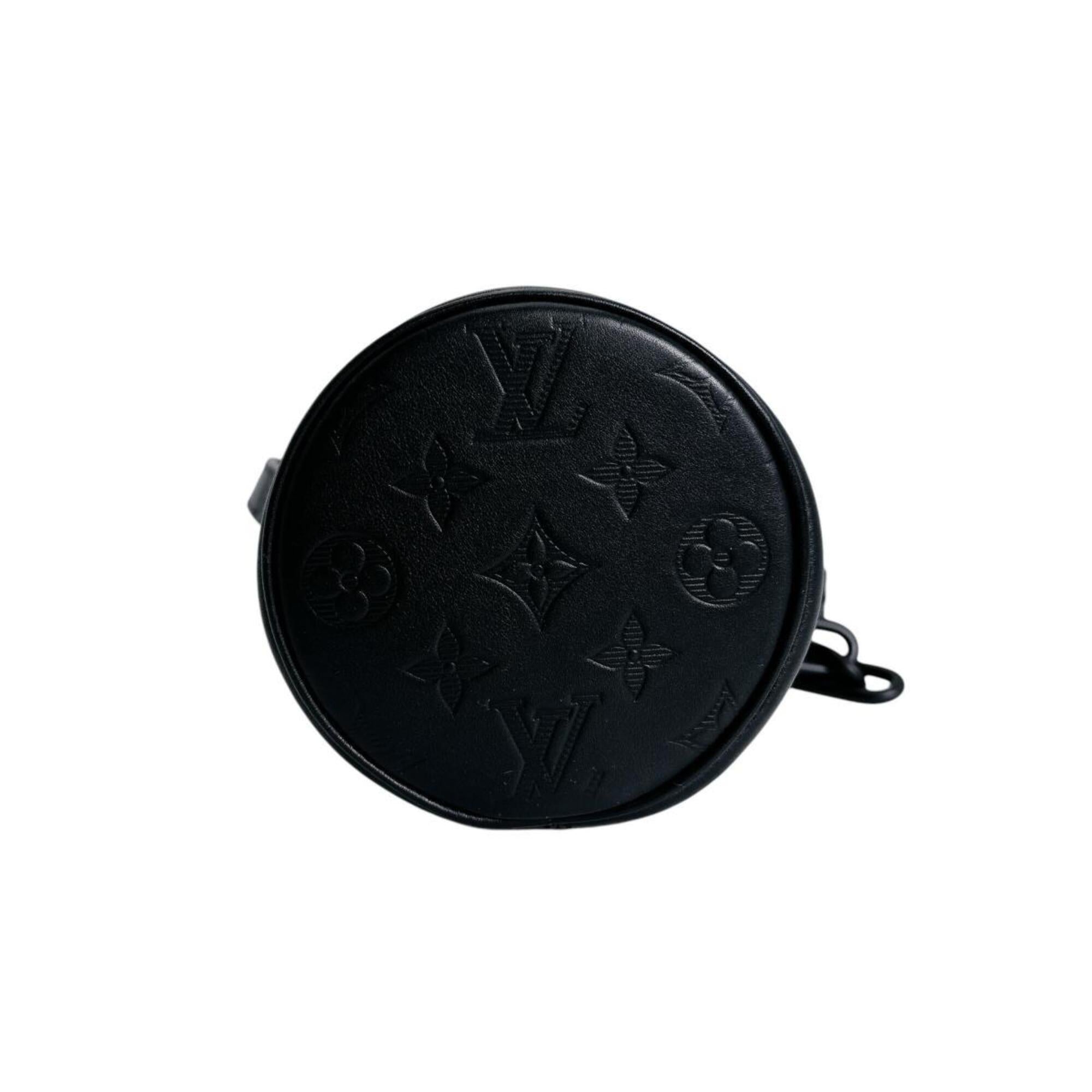 Louis Vuitton Black Leather Shoulder Bag (Pre-Owned)