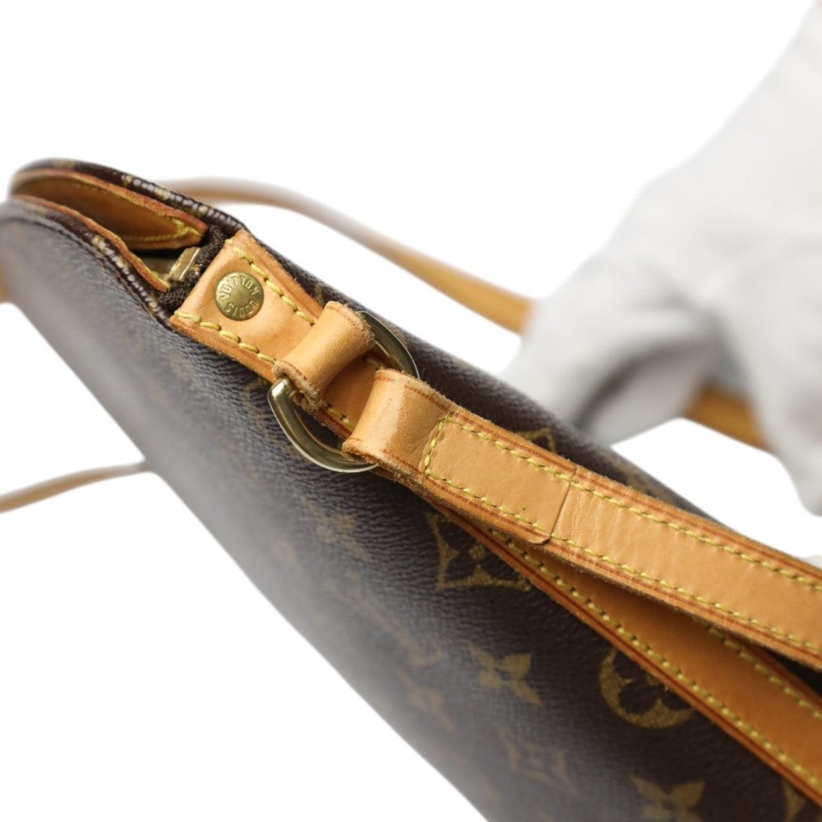 Louis Vuitton Brown Monogram Monogram Shoulder Bag (Pre-Owned)