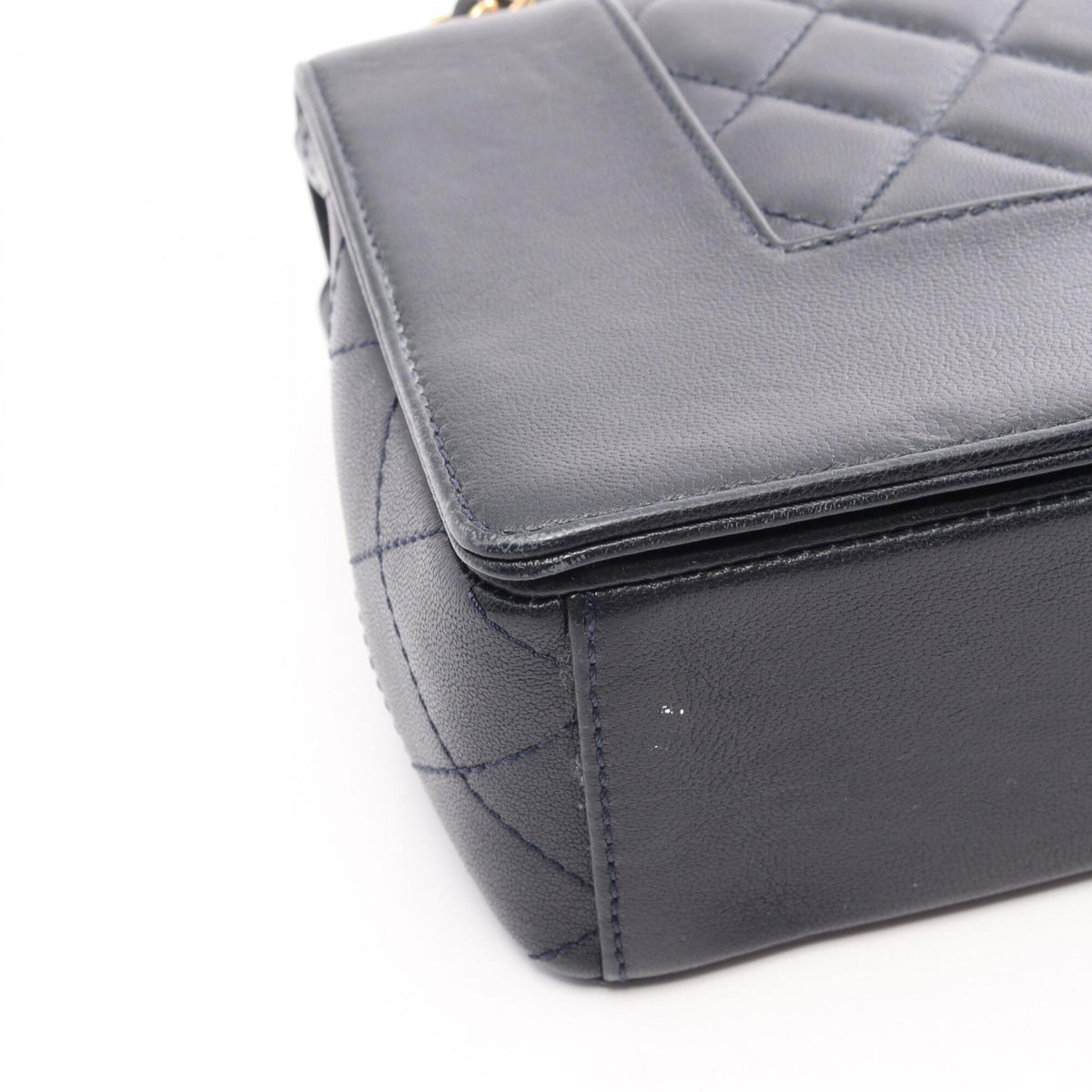Chanel Navy Leather Handbag Shoulder Bag (Pre-Owned)