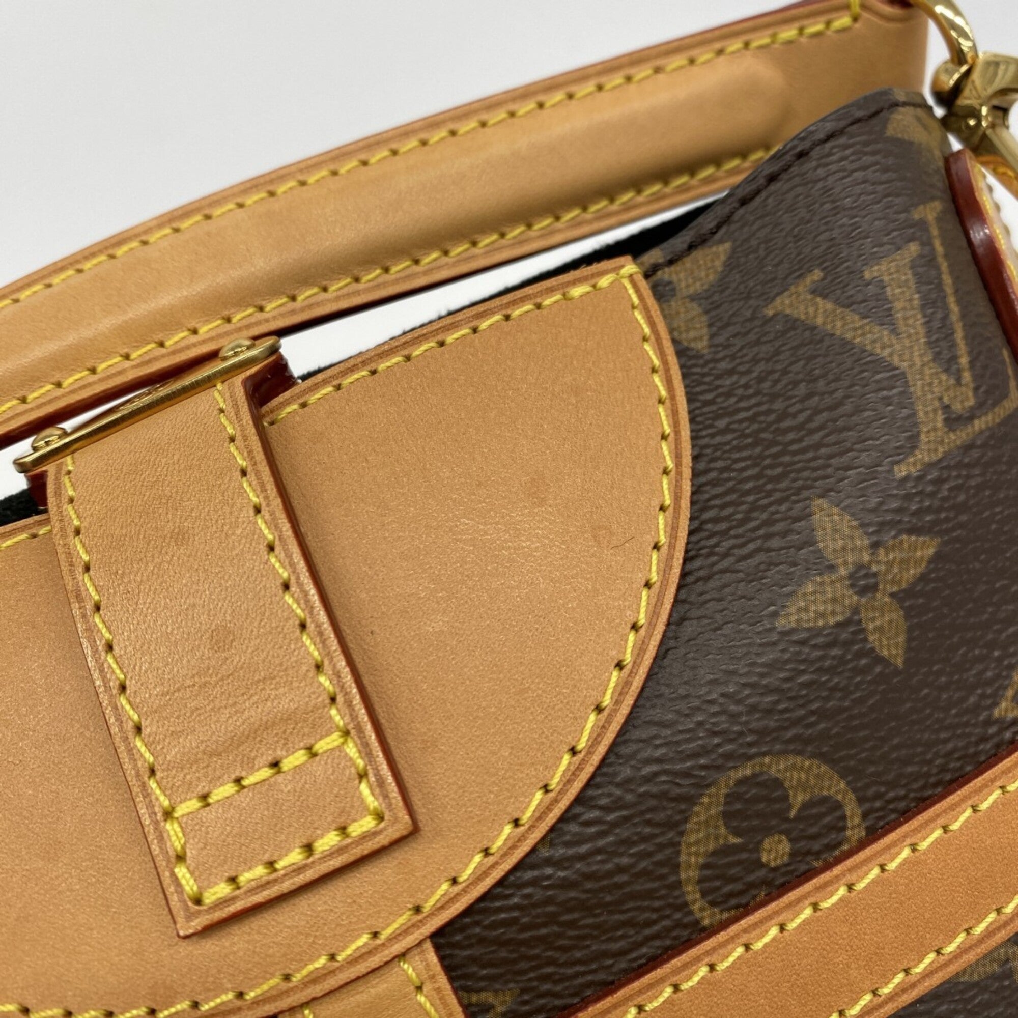 Louis Vuitton Brown Handbag (Pre-Owned)