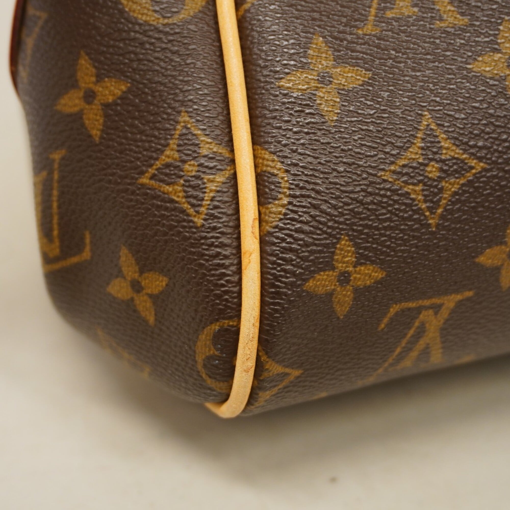 Louis Vuitton Brown Handbag (Pre-Owned)