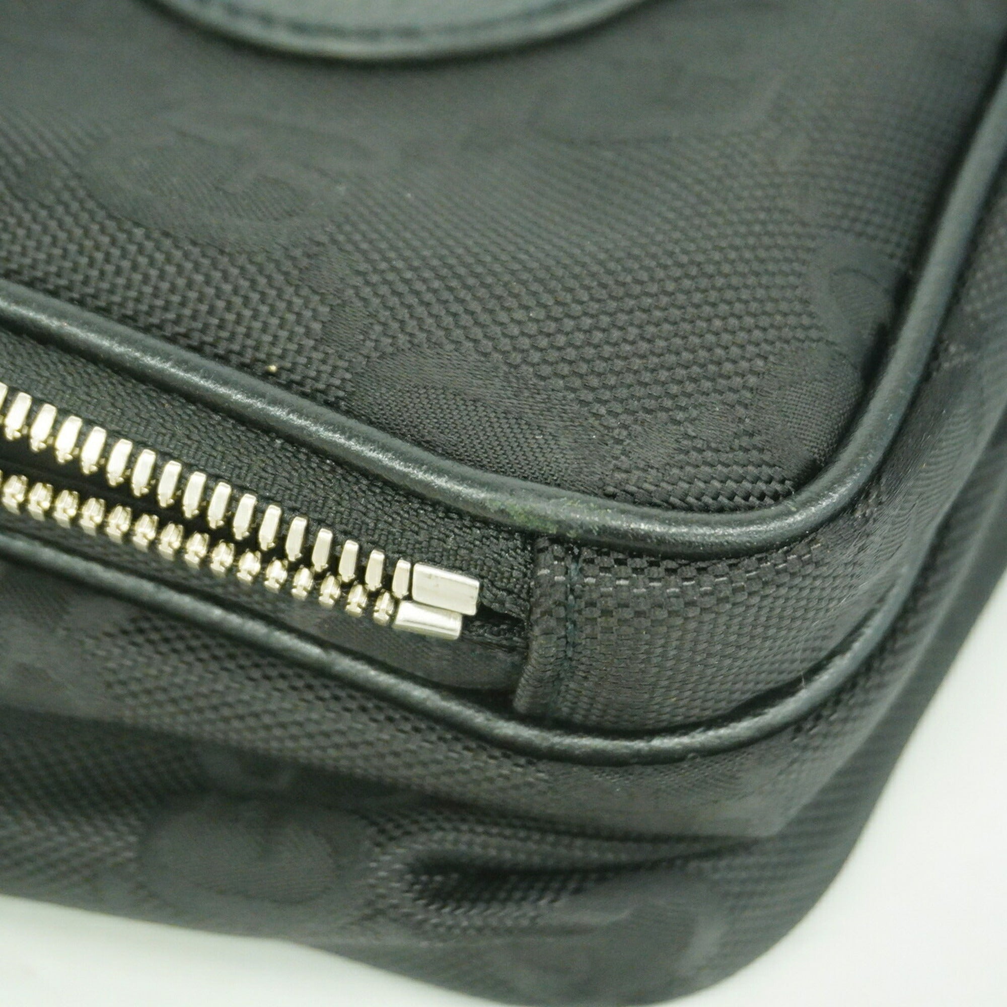Gucci Black Nylon Handbag (Pre-Owned)